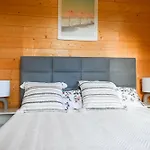 Nowy Z Podgrzewanym Basenem Na Wylacznosc * Бранево