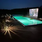 Nowy Z Podgrzewanym Basenem Na Wylacznosc Бранево