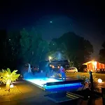 Nowy Z Podgrzewanym Basenem Na Wylacznosc * Бранево