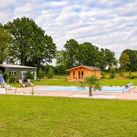 Z Podgrzewanym Basenem Holiday home
