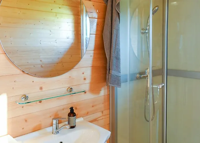 Nowy Z Podgrzewanym Basenem Na Wylacznosc