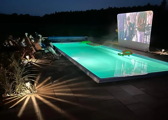 Nowy Z Podgrzewanym Basenem Na Wylacznosc Бранево